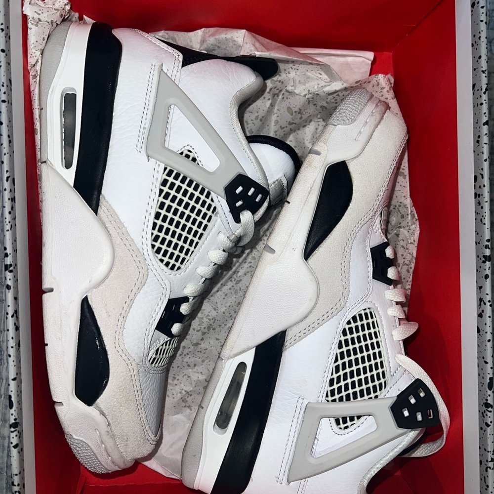 Jordan 4